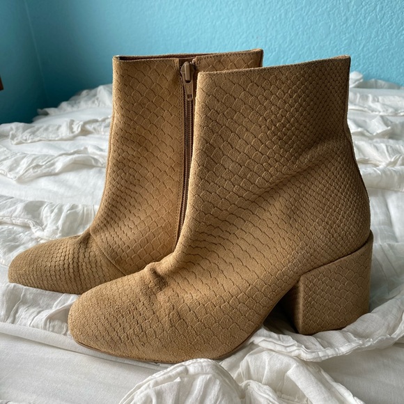 Free People Suede Nicola Block Heel Boot Sand Beige Size 38 - Picture 2 of 12